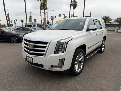 Used 2020 Cadillac Escalade Luxury image 7