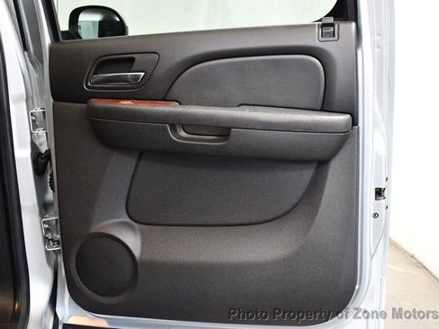 Used 2013 Chevrolet Avalanche LTZ image 18