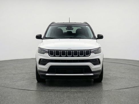 Used 2025 Jeep Compass Limited image 2