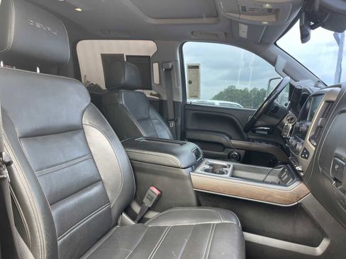 Used 2018 GMC Sierra 2500 Denali w/ Duramax Plus Package AWD/4WD image 25