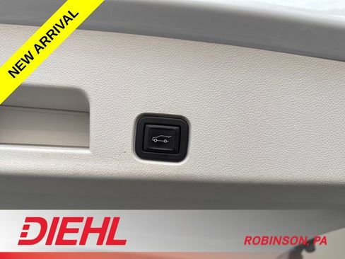 Used 2024 GMC Acadia Denali w/ Super Cruise Package image 12