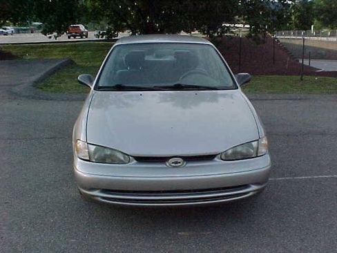 Used 1999 Chevrolet Prizm w/ Preferred Equipment Group 3 FWD image 3