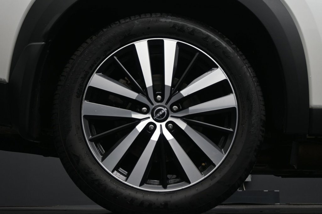 Certified 2023 Nissan Pathfinder Platinum FWD image 12