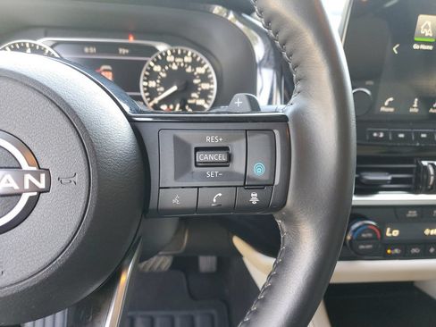 Certified 2023 Nissan Pathfinder SL FWD image 23