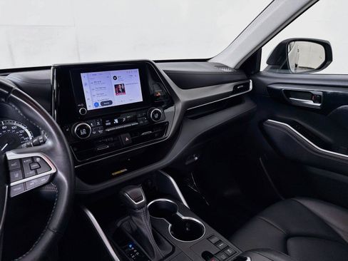 Used 2023 Toyota Highlander XLE FWD image 43