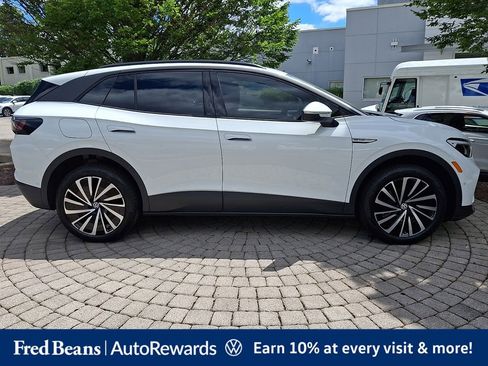 Certified 2024 Volkswagen ID.4 Pro AWD/4WD image 9