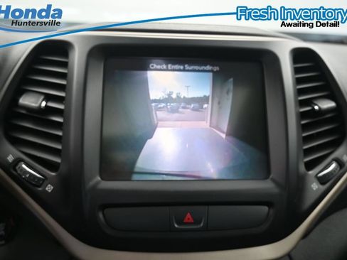 Used 2015 Jeep Cherokee Limited AWD/4WD image 15