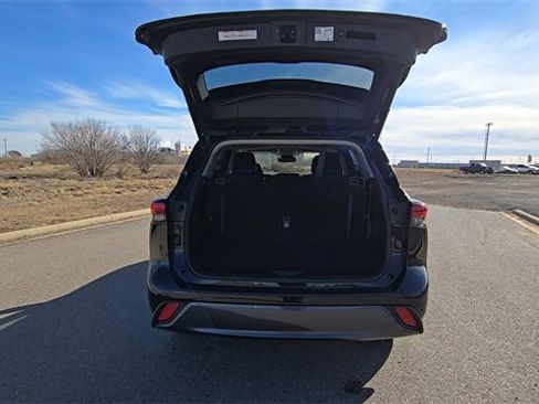 Used 2023 Toyota Highlander Limited image 26