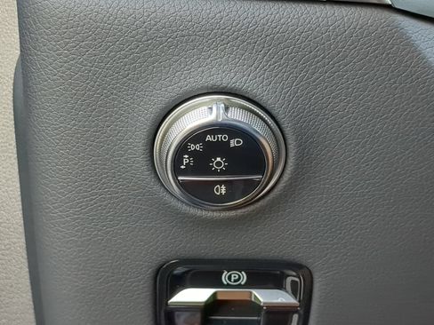 Used 2025 Mercedes-Benz GLC 300 image 64
