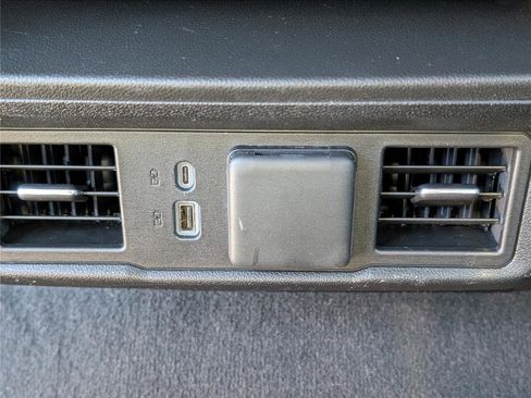 Used 2024 GMC Sierra 1500 SLT image 16