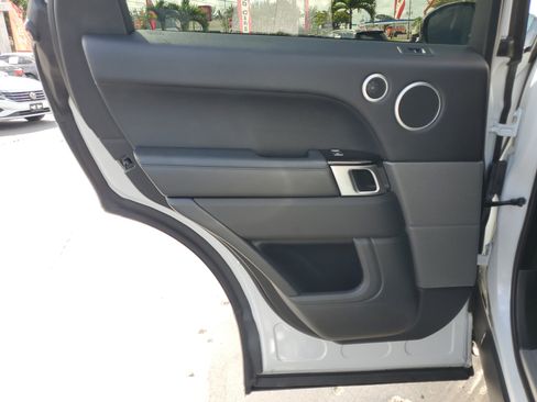 Used 2017 Land Rover Range Rover Sport HSE image 30