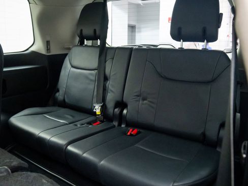 Used 2016 Lexus LX 570 4WD image 30