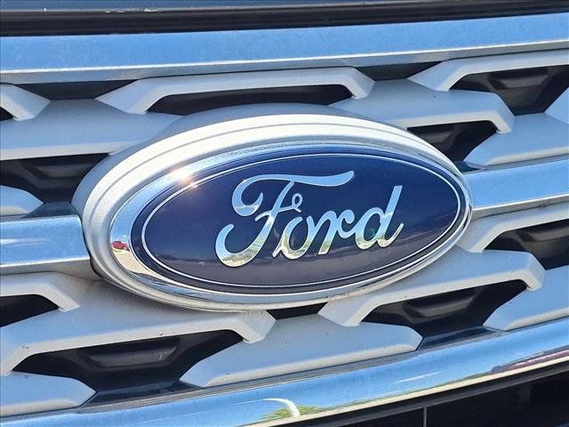 Used 2019 Ford Explorer XLT w/ Equipment Group 202A FWD image 22