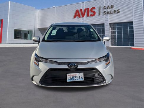 Used 2023 Toyota Corolla LE image 2