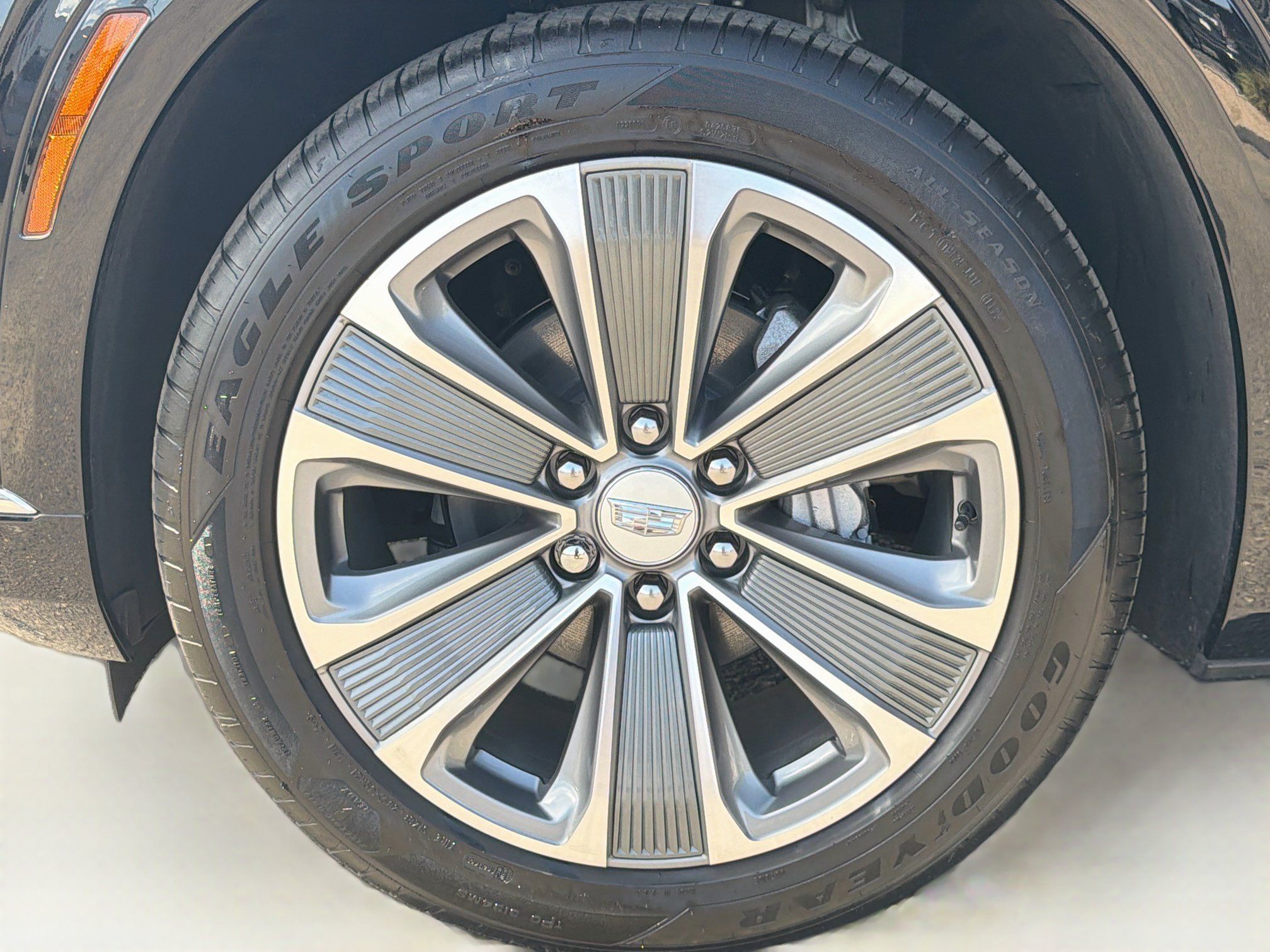 Certified 2026 Cadillac Vistiq Luxury AWD/4WD image 34