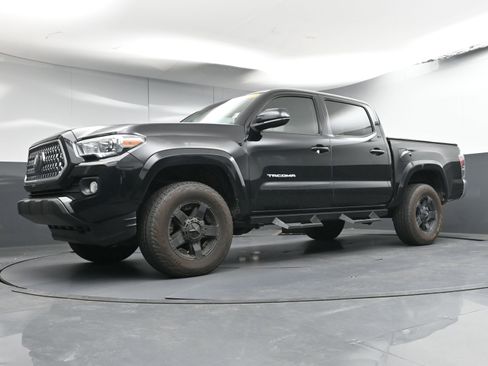 Used 2019 Toyota Tacoma SR5 image 23