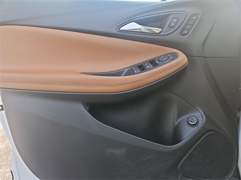 Used 2020 Buick Encore GX Essence w/ Experience Buick Package image 22