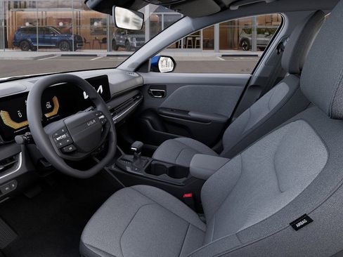 New 2025 Kia K4 LXS image 18