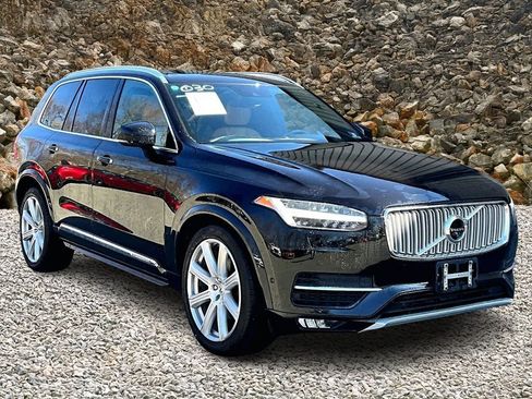 Used 2017 Volvo XC90 T6 Inscription w/ Vision Package image 8