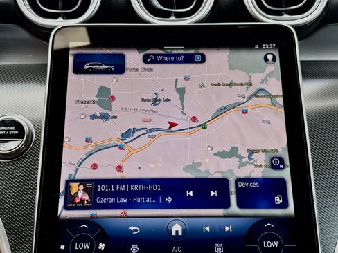 Used 2025 Mercedes-Benz GLC 300 image 36