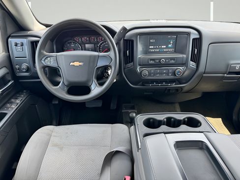 Used 2016 Chevrolet Silverado 1500 Custom w/ Custom Convenience Package AWD/4WD image 9