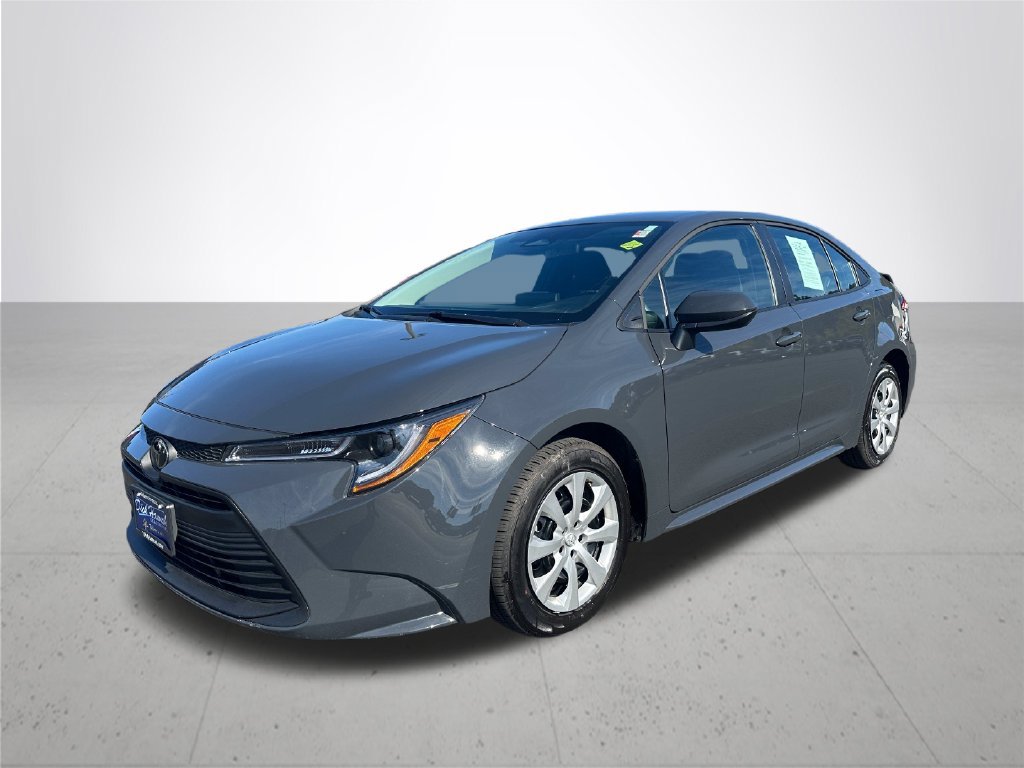Used 2026 Toyota Corolla LE FWD image 2