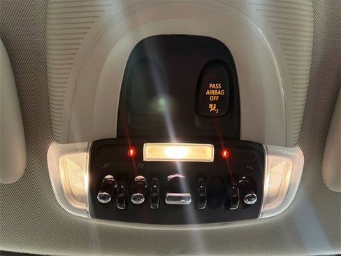 Used 2017 MINI Cooper 4-Door Hardtop image 22