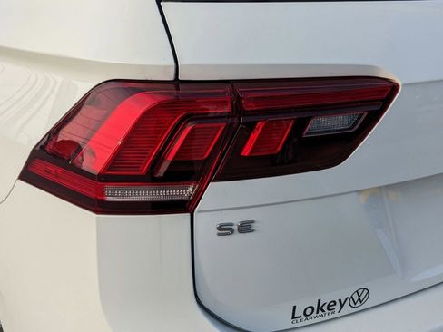 Certified 2022 Volkswagen Tiguan SE w/ Panoramic Sunroof Package image 8