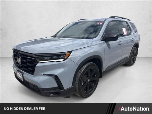 Used 2025 Honda Pilot Black Edition image 1