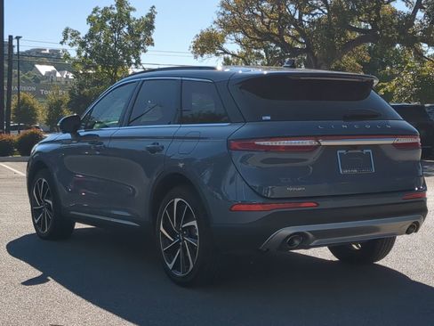 Used 2025 Lincoln Corsair Reserve image 5