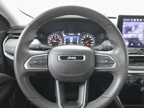 Used 2022 Jeep Compass Latitude image 13