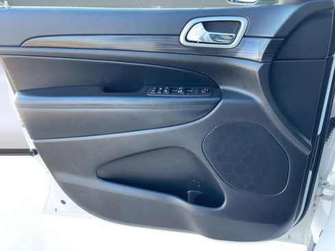 Used 2021 Jeep Grand Cherokee Laredo X image 21