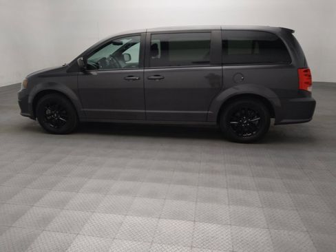 Used 2019 Dodge Grand Caravan SXT w/ Blacktop Package FWD image 3