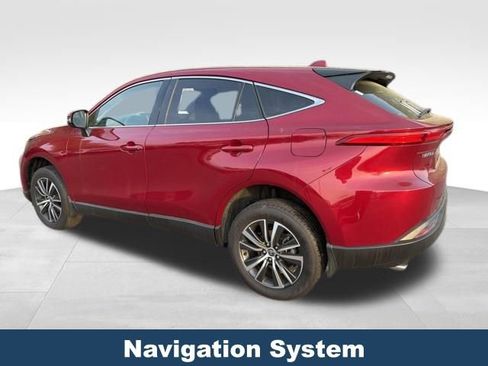 Used 2023 Toyota Venza LE image 5