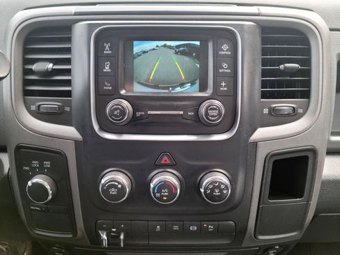 Used 2015 RAM 2500 Tradesman w/ Chrome Appearance Group AWD/4WD image 11