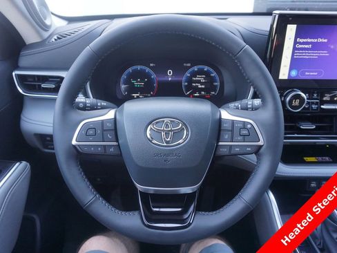 New 2026 Toyota Highlander Platinum AWD/4WD image 3