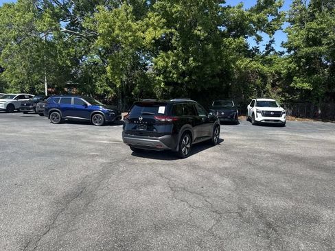 Used 2023 Nissan Rogue SL w/ SL Premium Package FWD image 5