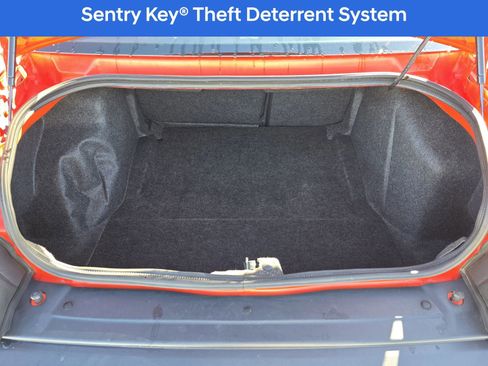 Used 2019 Dodge Challenger SXT image 19