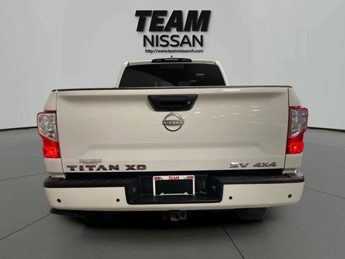 Used 2024 Nissan Titan SV w/ SV Convenience Package image 5