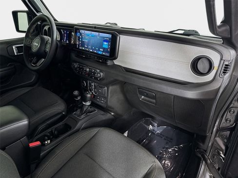 Used 2024 Jeep Wrangler Unlimited Sport AWD/4WD image 28
