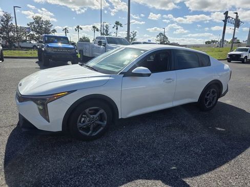 Used 2025 Kia K4 LXS image 9