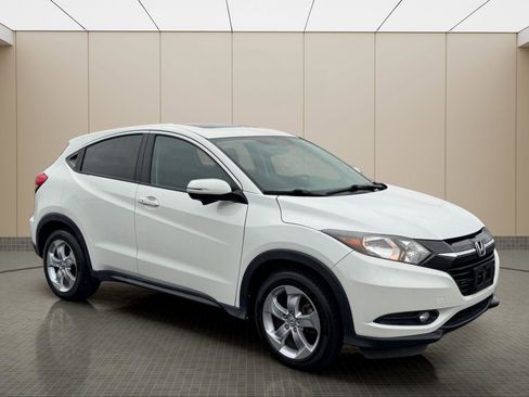 Used 2016 Honda HR-V EX image 2