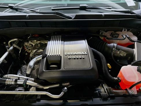 New 2026 Chevrolet Suburban Premier image 39