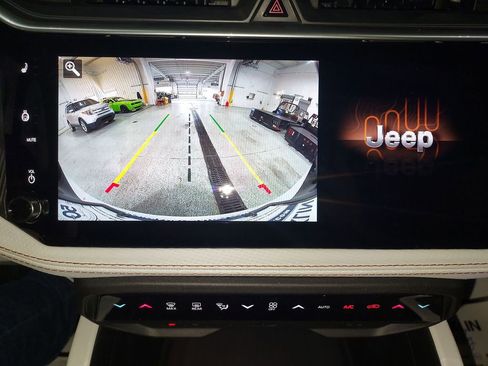 New 2026 Jeep Cherokee Overland AWD/4WD image 23