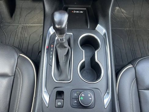 Used 2022 Chevrolet Traverse Premier image 25