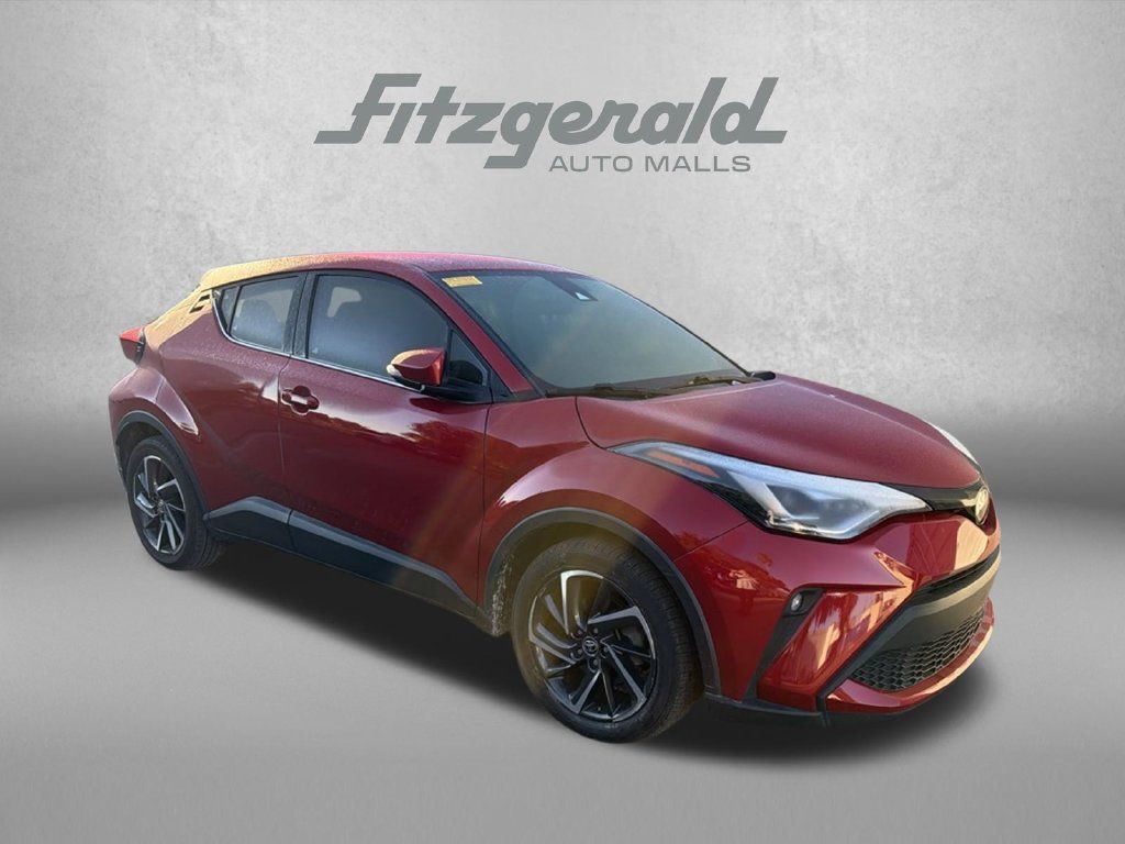 Used 2022 Toyota C-HR Limited FWD image 3