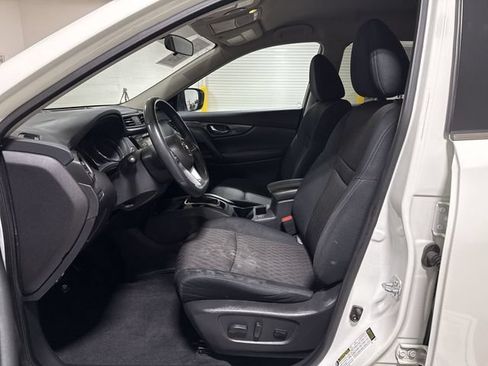 Used 2017 Nissan Rogue SV FWD image 19