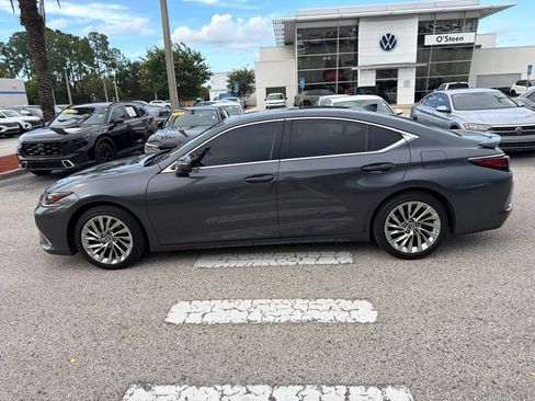 Used 2022 Lexus ES 350 Ultra Luxury w/ Accessory Package 2 FWD image 4