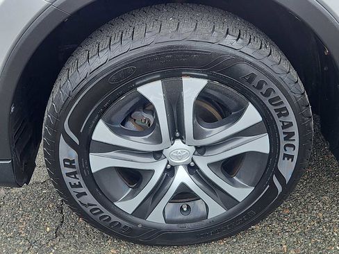 Used 2016 Toyota RAV4 LE image 7
