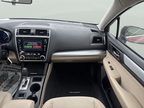 Used 2018 Subaru Outback 2.5i Premium image 13